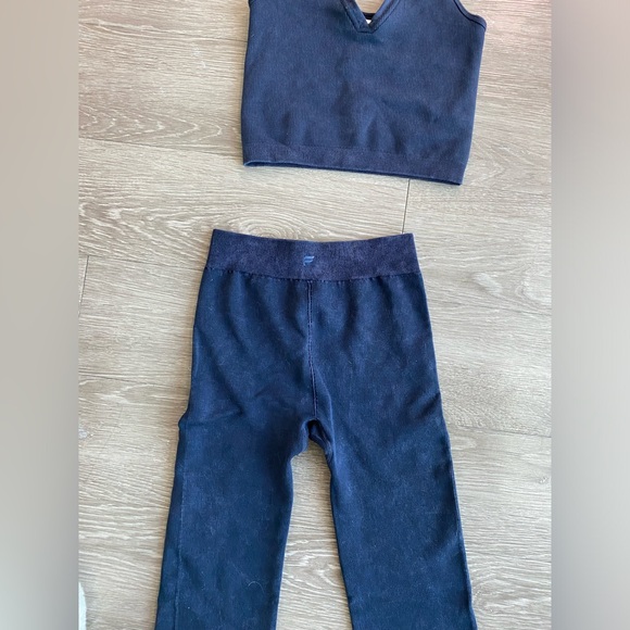 Fabletics Cloud Seamless Split Flare Set - Picture 4 of 6